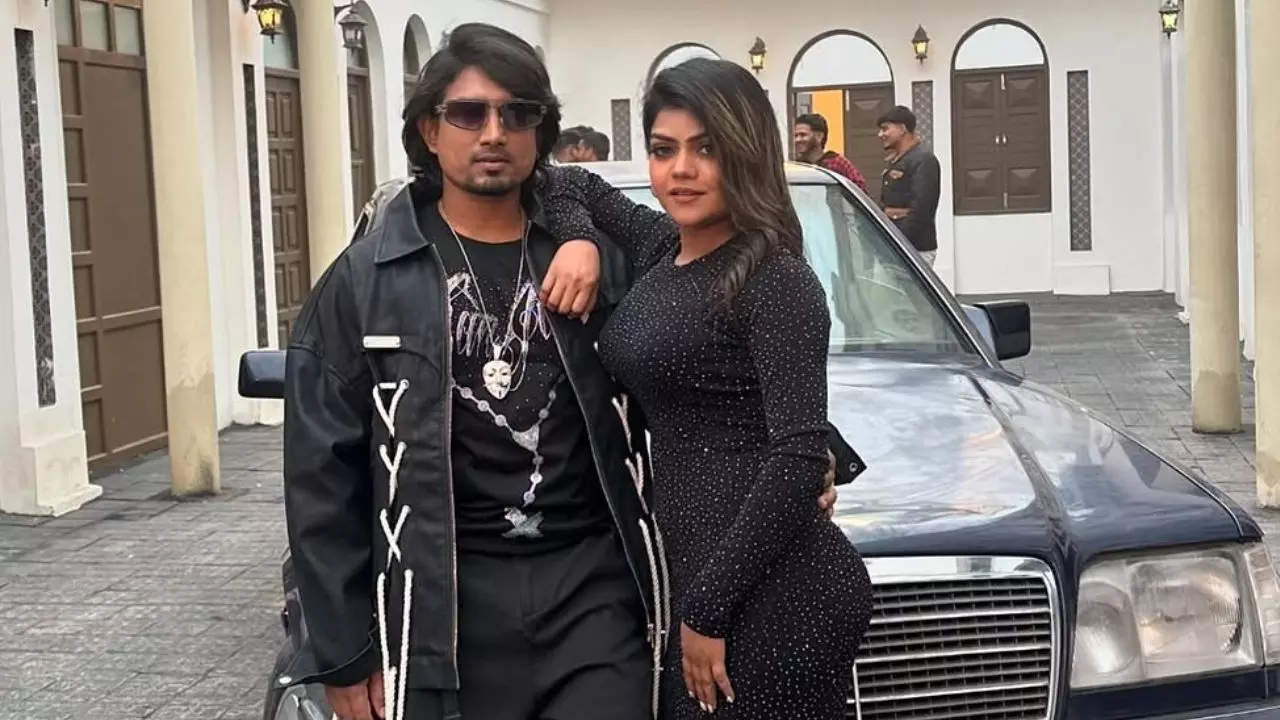 तुम्हें मुस्लिम बनना पड़ेगा... यूट्यूबर मनी मेराज पर हीरोइन वन्नू द ग्रेट ने लगाए गंभीर आरोप, कहा- कोर्ट मैरेज कर बनाया था पत्नी