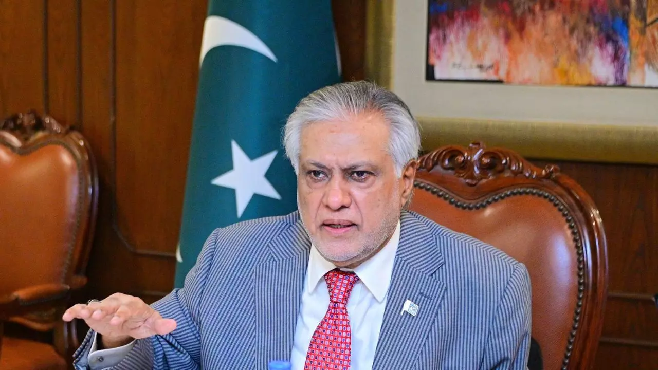 भारत ने तीसरे पक्ष की भूमिका ठुकराई,  पाक के कबूलनामे से खुली ट्रंप की पोल, इशाक डार ने क्या- क्या बताया?