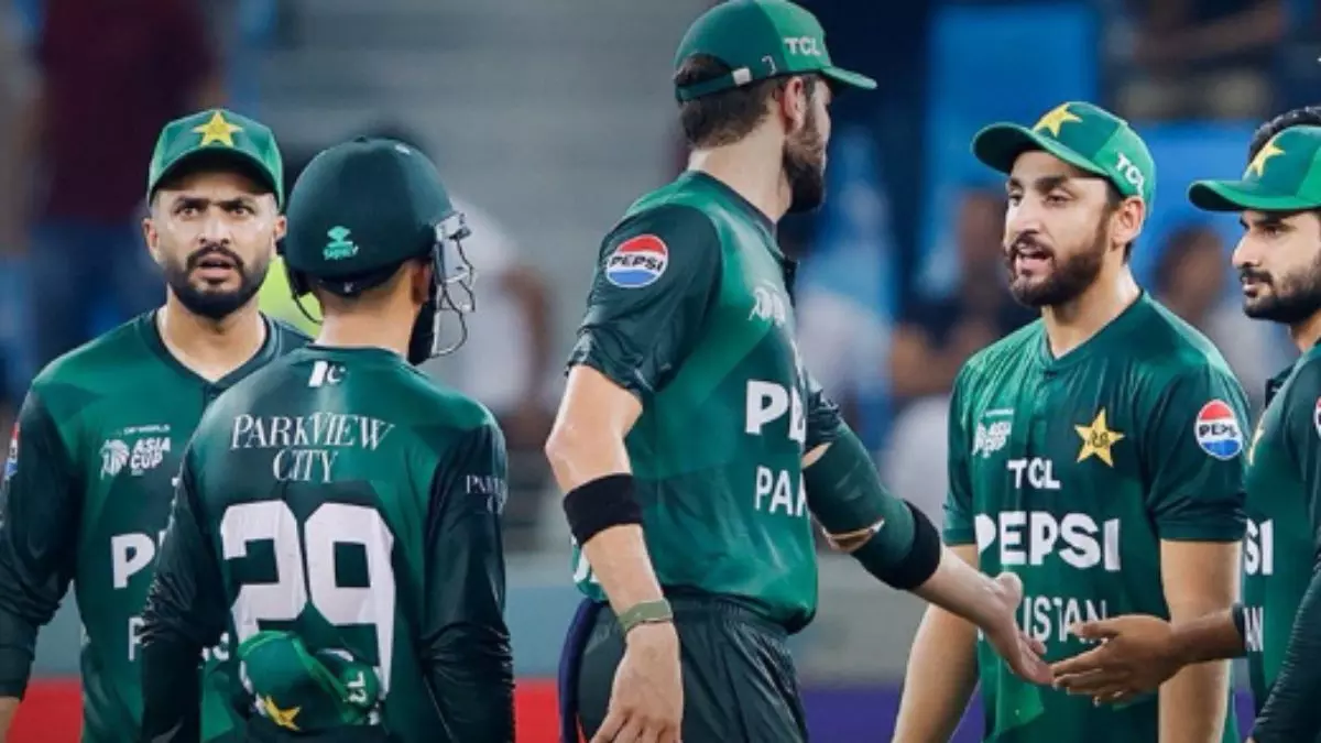 पहले मैच खेलने से इनकार, फिर 1 घंटे की देरी से स्टेडियम पहुंचना... आखिर ड्रॉमा के बाद PAK का UAE से कैसा रहा मुकाबला?