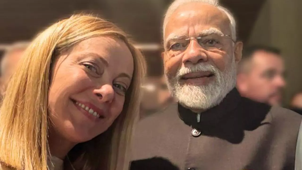 Oye Hoye! इटली की PM ने प्रधानमंत्री नरेंद्र मोदी को Wish किया Happy Birthday, इंटरनेट पर फिर ट्रेंड होने लगा #Melody Oye Hoye! इटली की PM ने प्रधानमंत्री नरेंद्र मोदी को Wish किया Happy Birthday, इंटरनेट पर फिर ट्रेंड होने लगा #Melody