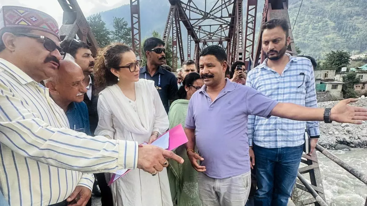 15 लाख का खर्च, 50 रुपये की सेल... कंगना रनौत का छलका दर्द, बोलीं- मनाली में बाढ़ से मेरे भी रेस्टोरेंट को पहुंचा नुकसान