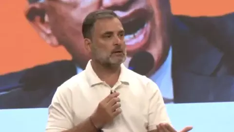 ब्राजीलियन मॉडल ने हरियाणा चुनाव में 22 बार कैसे डाले वोट? राहुल गांधी के खुलासे से मचा बवाल ब्राजीलियन मॉडल ने हरियाणा चुनाव में 22 बार कैसे डाले वोट? राहुल गांधी के खुलासे से मचा बवाल