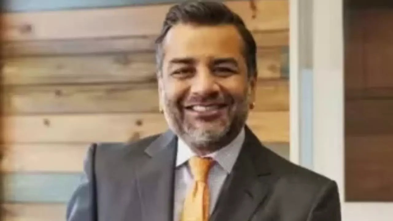 रेप केस का आरोपी समीर मोदी कौन? दिल्ली पुलिस ने IGI एयरपोर्ट से किया गिरफ्तार