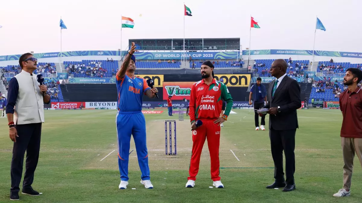 Asia Cup 2025: ओमान के खिलाफ मैच में भारत की पहली बैटिंग, बुमराह-चक्रवर्ती बाहर; किन खिलाड़ियों को प्लेइंग 11 में मिला मौका?