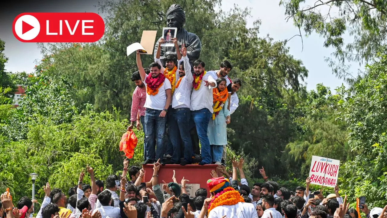 Aaj ki Taaza Khabar Live News Update: DUSU Election 2025: दिल्ली विश्वविद्यालय में वोटों की गिनती शुरू, ABVP-NSUI-SFI में कड़ा मुकाबला Aaj ki Taaza Khabar Live News Update: DUSU Election 2025: दिल्ली विश्वविद्यालय में वोटों की गिनती शुरू, ABVP-NSUI-SFI में कड़ा मुकाबला