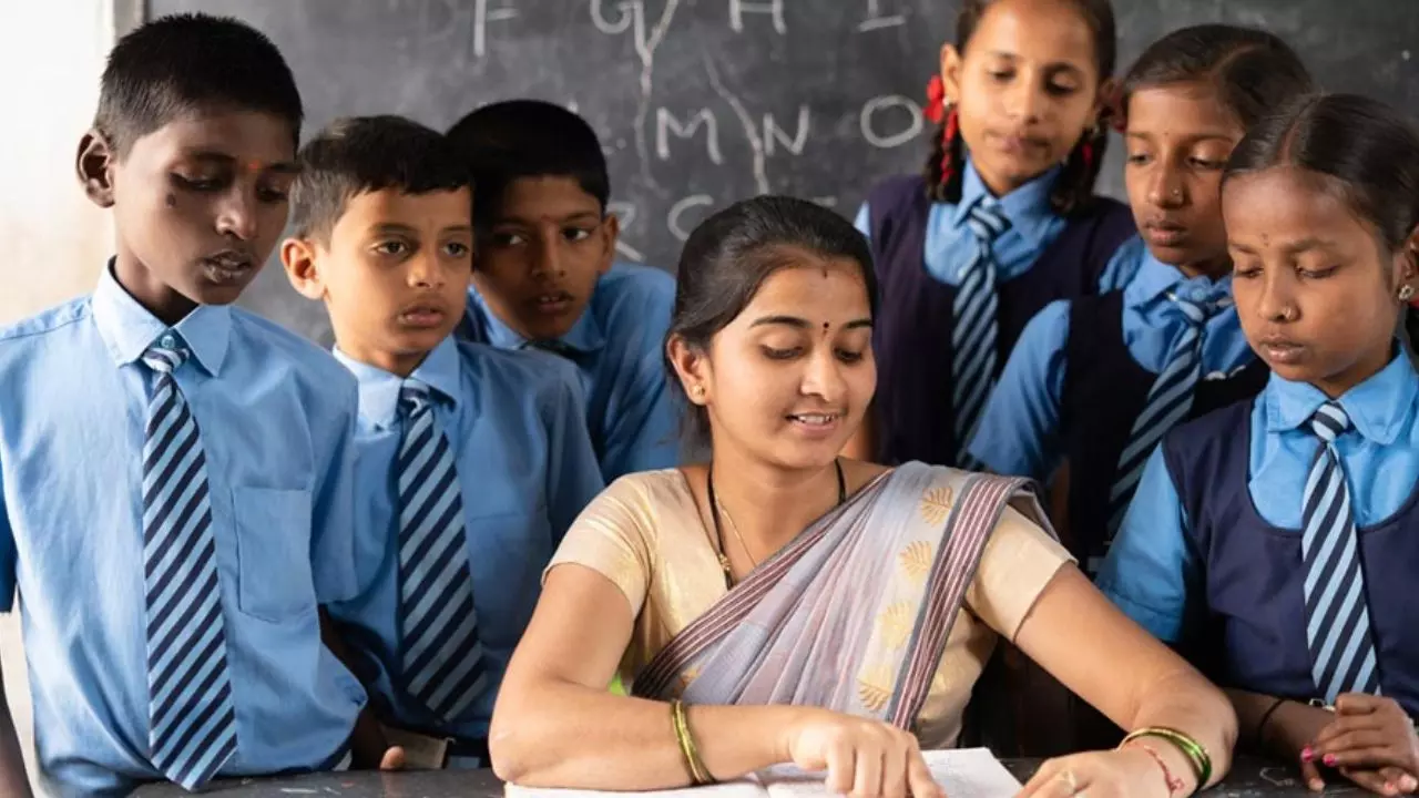 न इमारत, न बच्चे... फिर भी कागजों में दिखाए गए 55 फर्जी स्कूल, सूरजपूर में शिक्षा के नाम पर ऐसे हुआ करोड़ों का घोटाला
