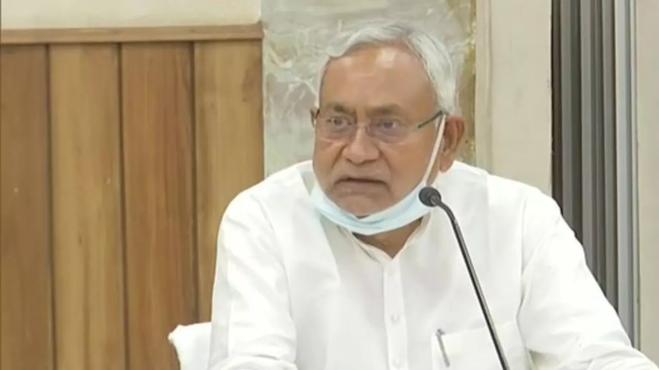 चुनाव से पहले नीतीश का दलित-पिछड़ा कार्ड, विकास मित्रों को टैबलेट और शिक्षा सेवकों को मिलेगा स्मार्टफोन; जानें कितना बढ़ा अलाउंस चुनाव से पहले नीतीश का दलित-पिछड़ा कार्ड, विकास मित्रों को टैबलेट और शिक्षा सेवकों को मिलेगा स्मार्टफोन; जानें कितना बढ़ा अलाउंस