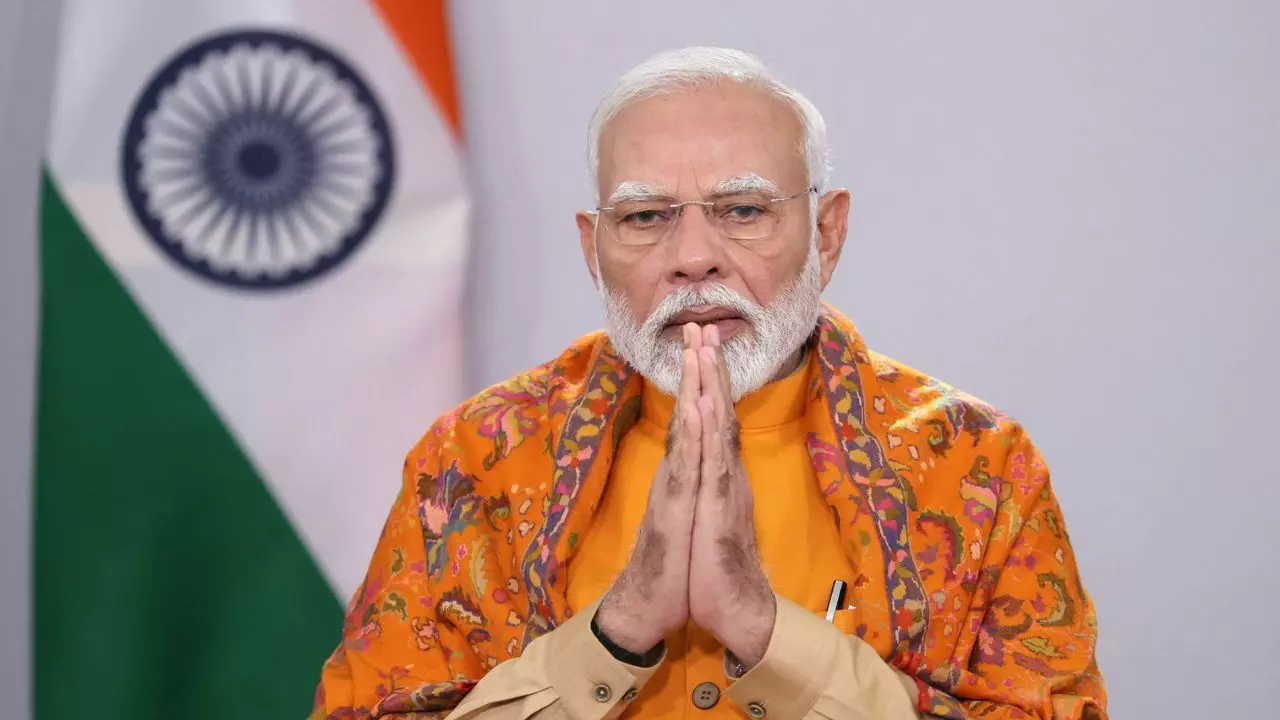 PM मोदी ने अचानक देश को जब-जब किया संबोधित, हिल गया हिंदुस्तान! GST, H1B वीजा पर चर्चा तेज PM मोदी ने अचानक देश को जब-जब किया संबोधित, हिल गया हिंदुस्तान! GST, H1B वीजा पर चर्चा तेज