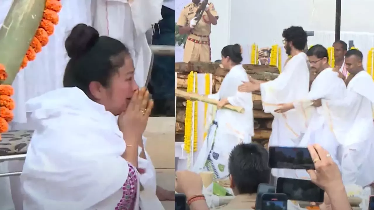 गुवाहाटी के कमरकुची एनसी गांव में Zubeen Garg का अंतिम संस्कार, नम आंखों से लोगों ने अपने फेवरेट सिंगर को दी विदाई