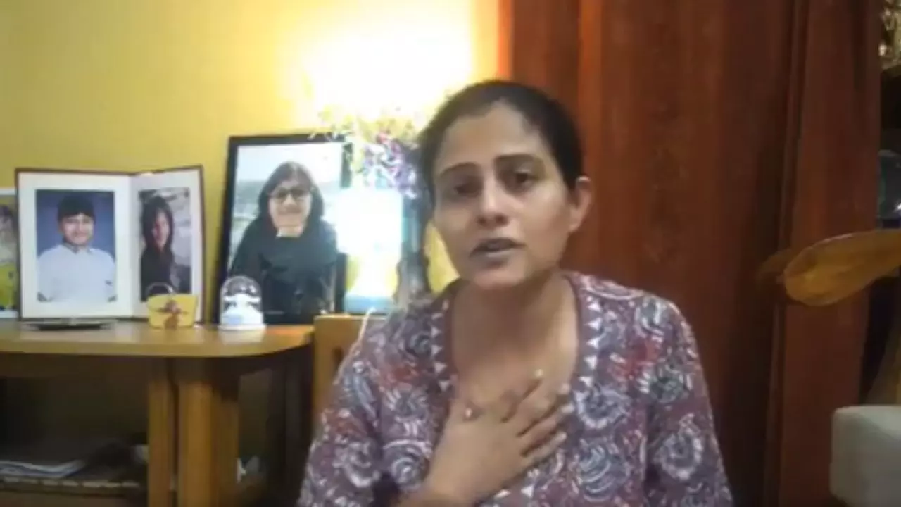 10 साल की बच्ची की अचानक स्कूल में हुई मौत, अब इमोशनल होते हुए मां ने मांगा प्रशासन से जवाब, जानें क्या है पूरा मामला