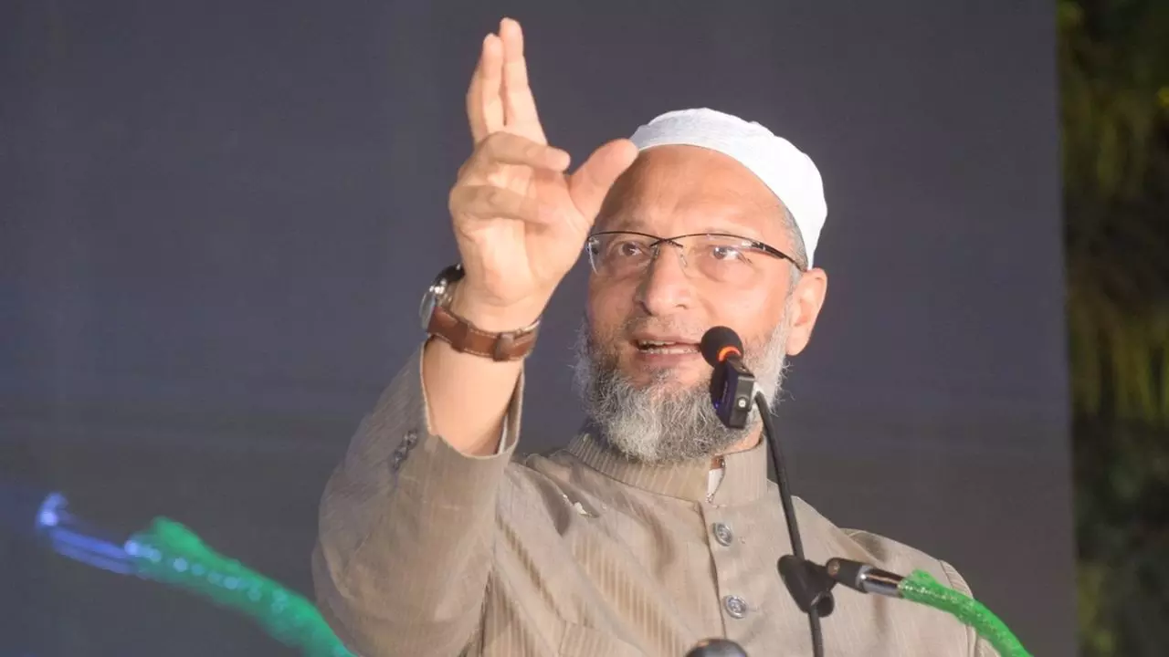 राहुल और तेजस्वी की यात्रा के बाद चुनावी रण में कूदे ओवैसी! सीमांचल न्याय यात्रा के दौरान गठबंधन के साथ खेला या RJD को टेंशन राहुल और तेजस्वी की यात्रा के बाद चुनावी रण में कूदे ओवैसी! सीमांचल न्याय यात्रा के दौरान गठबंधन के साथ खेला या RJD को टेंशन