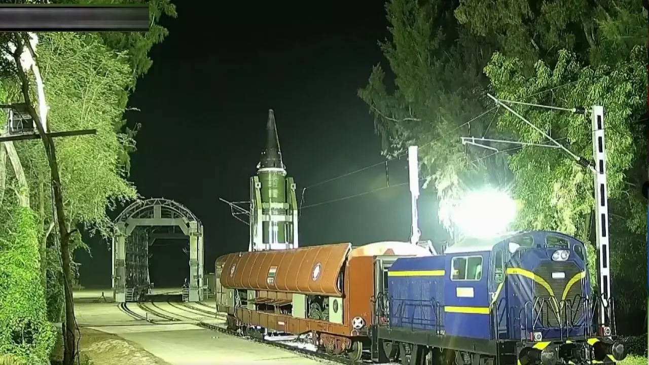 2000 किमी रेंज, एडवांस्ड गाइडेंस सिस्टम, भारत ने रेल मोबाइल लॉन्चर से किया अग्नि-प्राइम मिसाइल का सफल परीक्षण