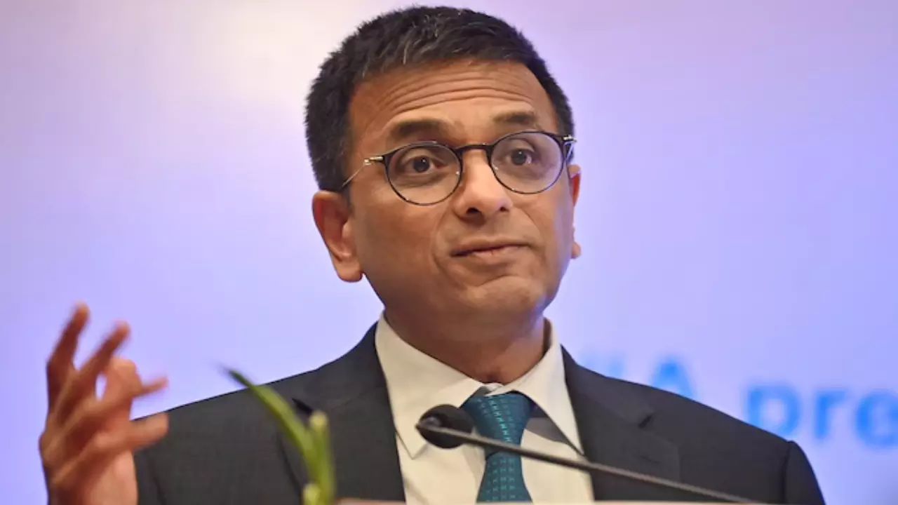 PM मोदी को घर बुलाने पर पूर्व CJI चंद्रचूड़ ने अब तोड़ी चुप्‍पी, राम मंदिर के फैसले पर कहा - यह किसी के दबाव या...