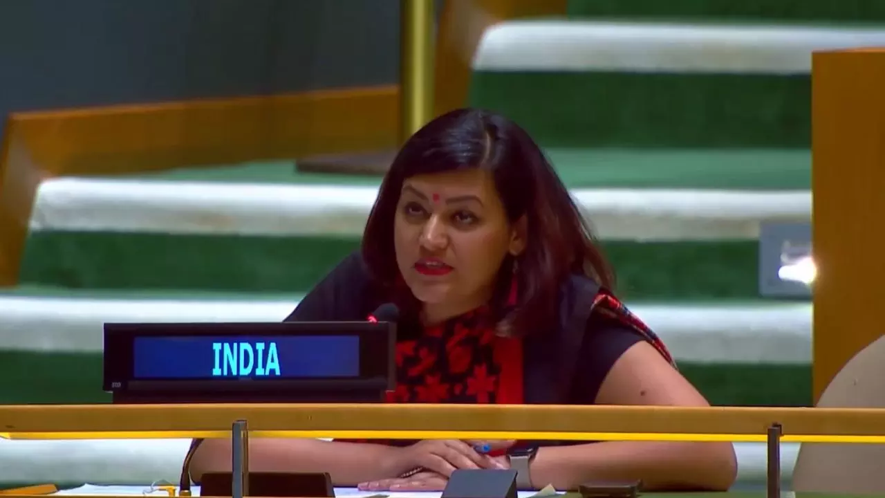 आतंकी कैंप बंद करो और आतंकियों को हमें सौंप दो, UN में भारत ने पाकिस्तान को दी कड़ी चेतावनी | Video