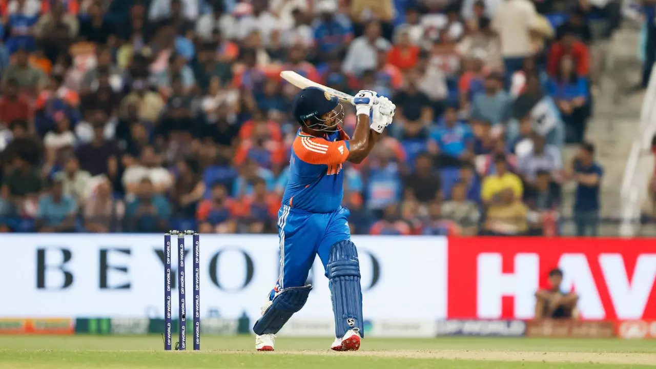 संजू सैमसन ने तोड़ दिया धोनी का यह रिकॉर्ड, क्‍या पाकिस्‍तान के खिलाफ फाइनल में दिखाएंगे दम?