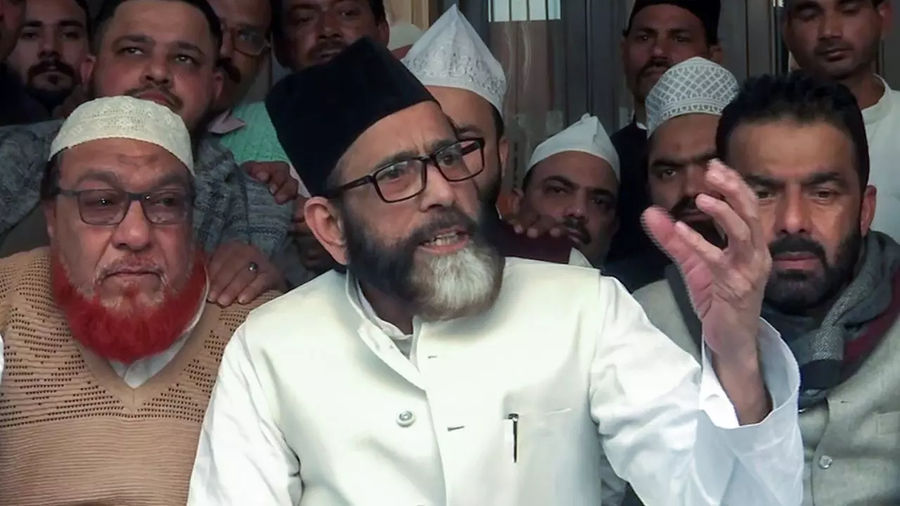 UP में ‘I Love Muhammad’ विवाद: बरेली में हिंसा के बाद मौलाना तौकीर रज़ा हिरासत में, कई राज्यों में तनाव