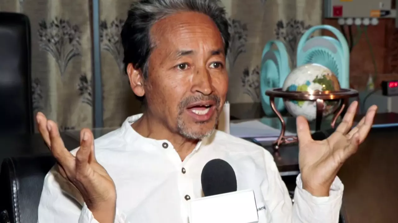 सोनम वांगचुक की गिरफ्तारी के बाद लद्दाख में कैसे हैं हालात? विपक्ष कर रहा रिहाई की मांग, केजरीवाल ने की रावण से तुलना