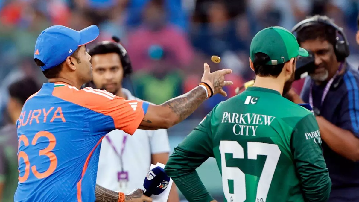 IND Vs PAK Final: किसके नाम होगा सुपर संडे, क्या फाइनल की पनौती से पार पा सकेगी टीम इंडिया या पाकिस्तान रचेगा इतिहास?