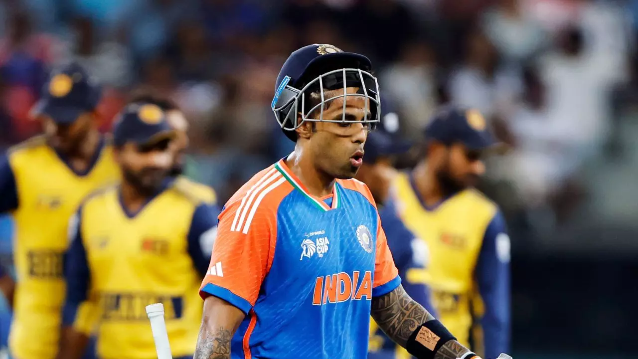 Asia Cup 2025 Final: श्रीलंका के खिलाफ सामने आई टीम इंडिया की कमजोरी, ऐसे कैसे पाकिस्तान के खिलाफ फाइनल जीतोगे? Asia Cup 2025 Final: श्रीलंका के खिलाफ सामने आई टीम इंडिया की कमजोरी, ऐसे कैसे पाकिस्तान के खिलाफ फाइनल जीतोगे?