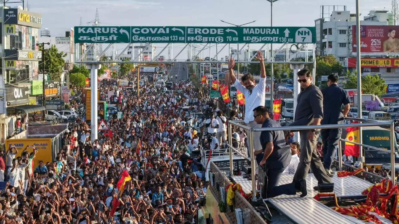 करूर रैली हादसे में अबतक 39 लोगों की मौत, 51 ICU में भर्ती; केंद्रीय गृह मंत्रालय ने मांगी रिपोर्ट - Updates