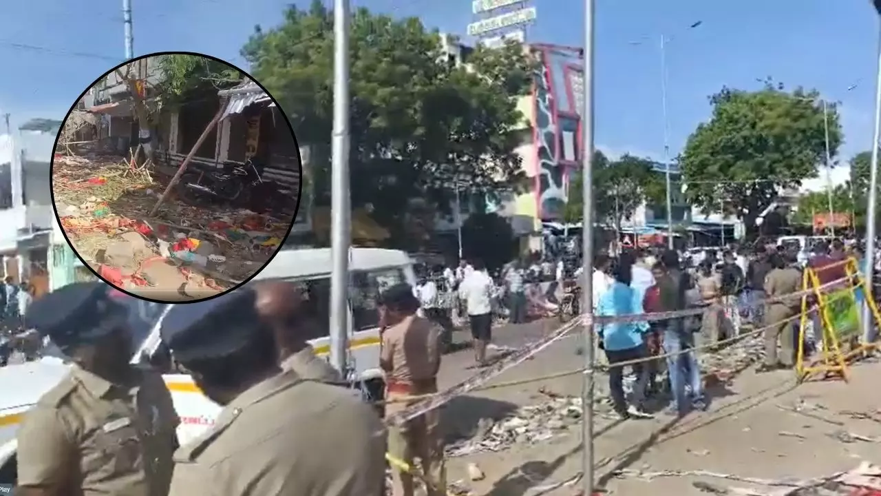 शांत सड़कें और जूते चप्पलों के ढेर बता रहे करूर का दर्द, भगदड़ के बाद ऐसा दिख रहा मंजर; विजय की रैली बनी त्रासदी | Video