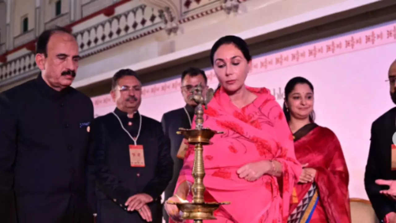 नमो युवा रन मैराथन में उमड़ा जनसैलाब, दीया कुमारी ने युवाओं को दिया फिटनेस का मंत्र, कहा प्लास्टिक छोड़ो, स्वदेशी अपनाओ