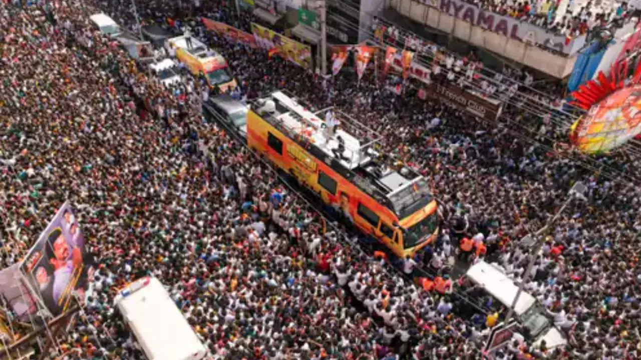 विजय की टीम को पहले से था मौत का अंदेशा, फिर भी नहीं हुई कोई तैयारी! करूर भगदड़ हादसे को लेकर उठ रहे ये सवाल