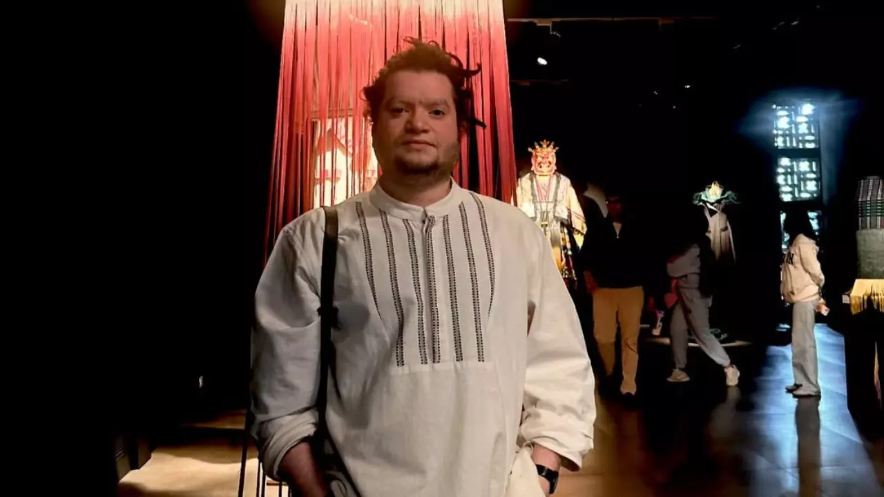 आदिवासी कला और खादी को नई पहचान दिलाने वाले कौन हैं आशीष सत्यव्रत साहू? मन की बात में पीएम मोदी ने की तारीफ