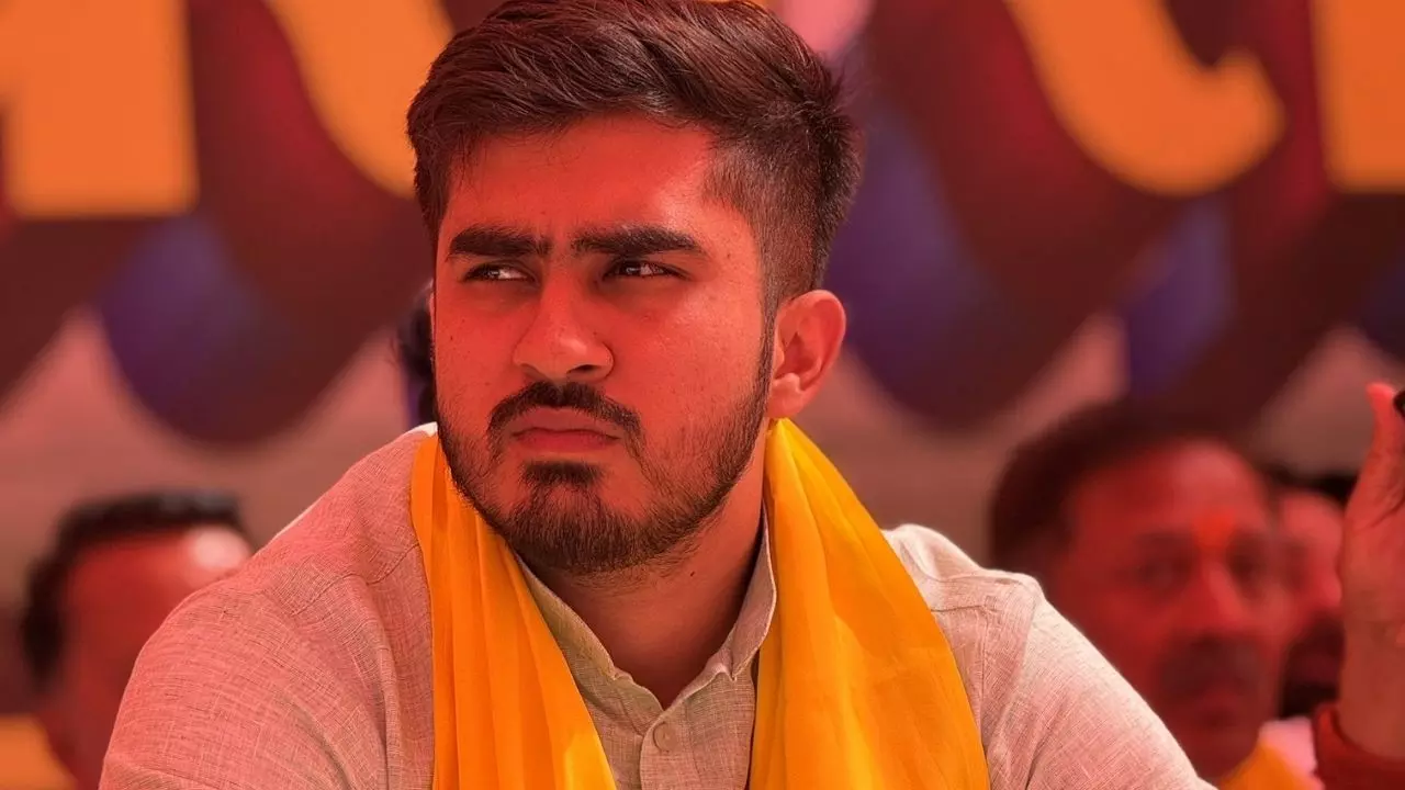 5 करोड़ दे नहीं तो... ख़त्म हुई नेतागिरी, डूसू के पूर्व अध्‍यक्ष को गोदारा गैंग ने दी जान से मारने की धमकी, रौनक ने रखी ये तीन मांगें