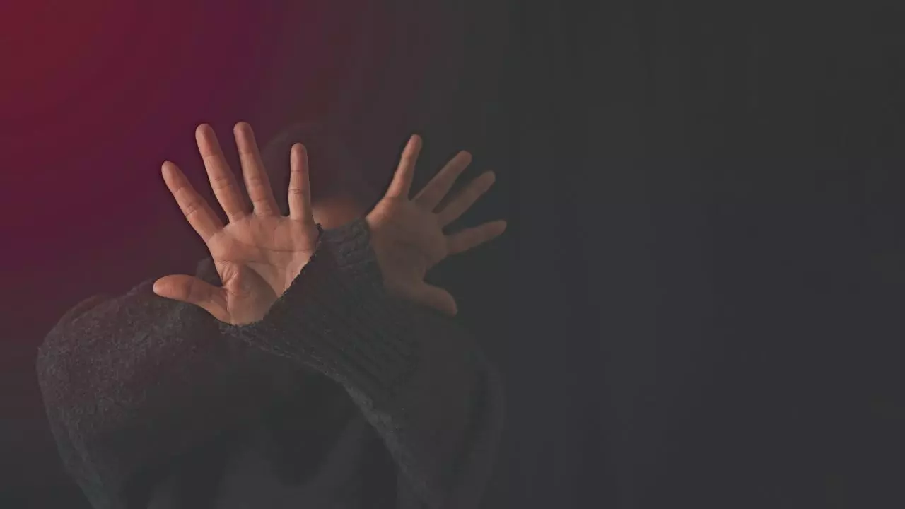 IAS अफसर और इंजीनियर पर यौन उत्पीड़न का आरोप, दो लोगों की आत्महत्या से मचा हड़कंप- FIR में बड़े-बड़े अफसरों का नाम