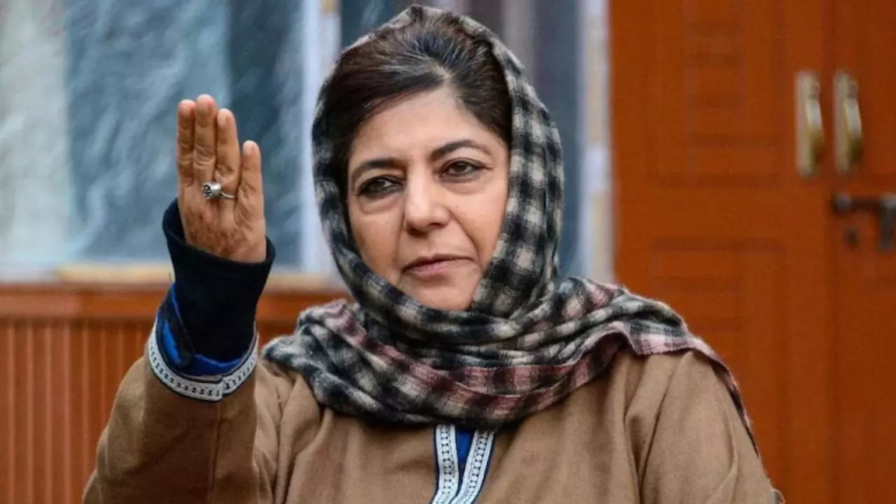VIDEO: भाजपा ने कहां पहुंचाया? बंदूक के दम पर लोगों को कहते हैं कि देशभक्ति करो, मैंने खुद....; महबूबा मुफ्ती