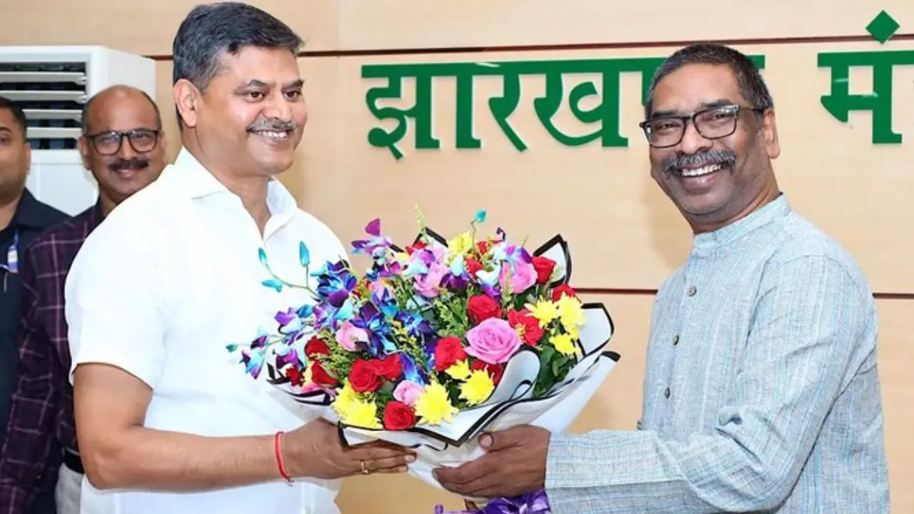 कौन हैं IAS अविनाश कुमार? जिन्हें CM हेमंत सोरेन ने झारखंड के मुख्य सचिव की सौंपी जिम्मेदारी कौन हैं IAS अविनाश कुमार? जिन्हें CM हेमंत सोरेन ने झारखंड के मुख्य सचिव की सौंपी जिम्मेदारी