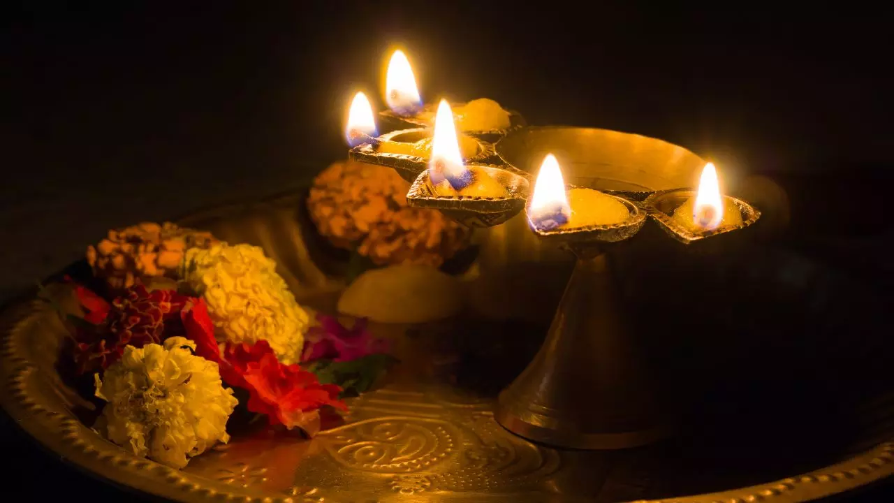 Dussehra 2025: विजयादशमी पर आज़माएं ये 6 टोटके, पलटेगी किस्मत और बरसेगी दौलत