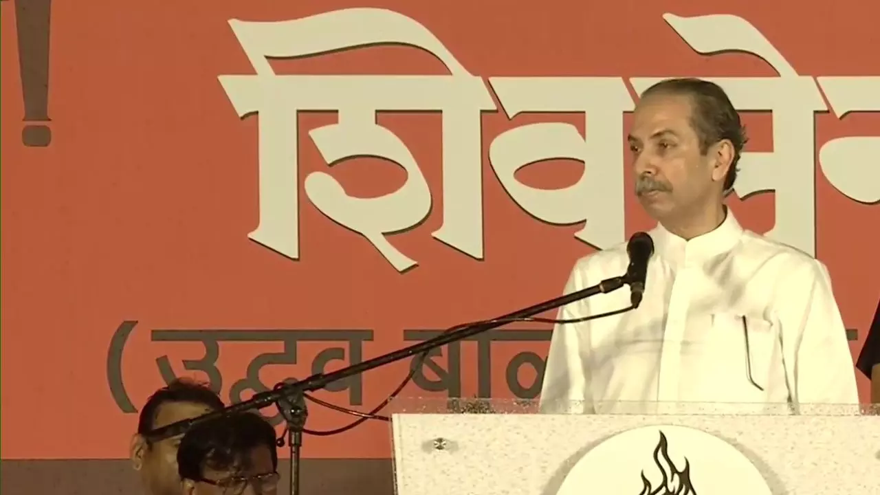 Aaj ki Taaza Khabar: BMC चुनाव से पहले BJP हिंदू-मुस्लिम में फूट डाल रही, दशहरा रैली में बोले उद्धव- पढ़ें 2 अक्टूबर की बड़ी खबरें