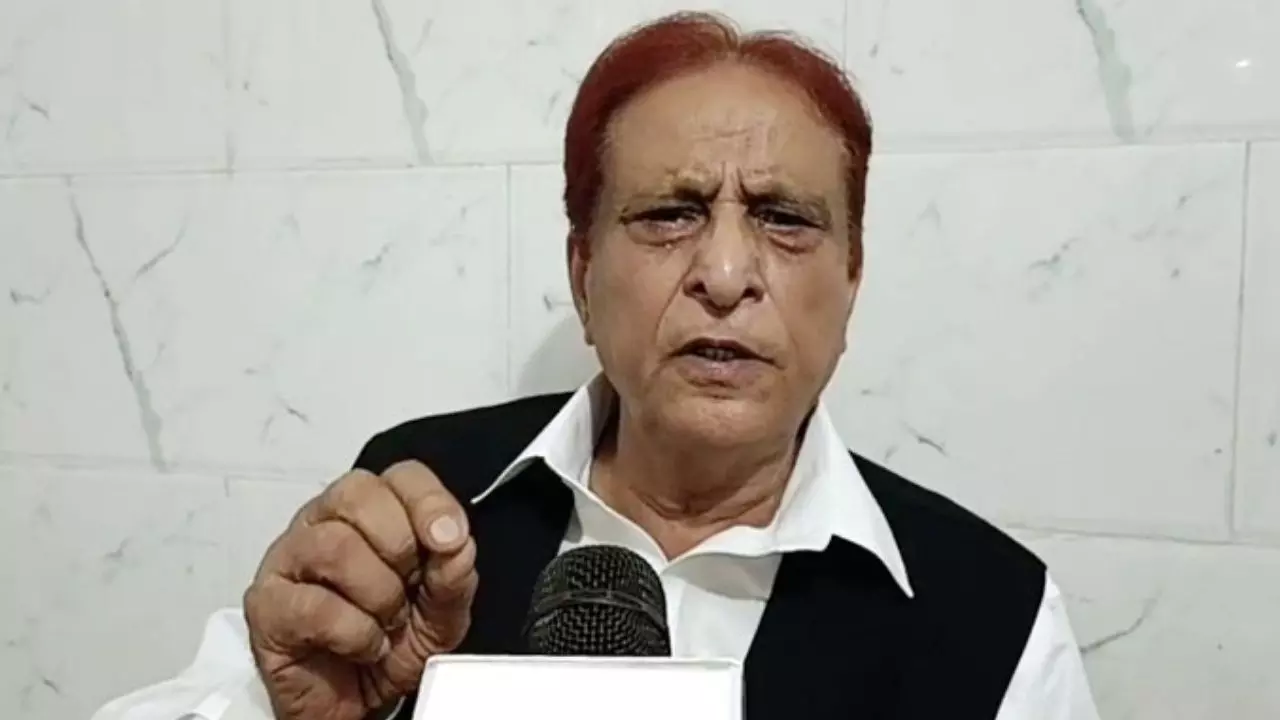 मैं मुर्गी चोर, बकरी चोर हूं... अंग्रेज भी जेलों में नहीं करते थे बेइज्जती, जेल से आने के बाद क्या-क्या बोले आजम खान? मैं मुर्गी चोर, बकरी चोर हूं... अंग्रेज भी जेलों में नहीं करते थे बेइज्जती, जेल से आने के बाद क्या-क्या बोले आजम खान?