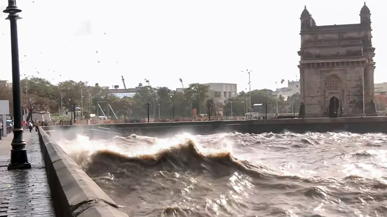 साइक्लोन ‘शक्ति’ मचाएगा कितनी तबाही? महाराष्ट्र और गुजरात में 100 kmph की तेज़ हवाओं का खतरा - 10 बातें