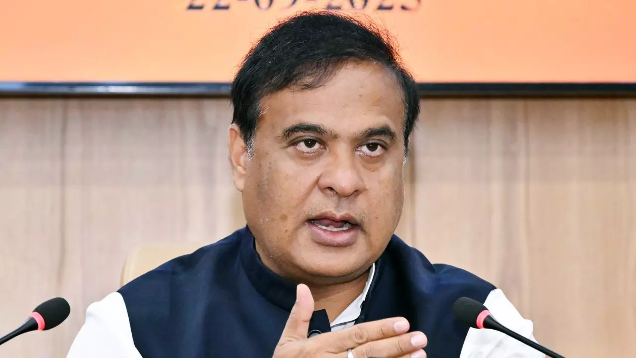 सिर्फ फेसबुक लाइव में मिलेगा जवाब, CM हिमंत बिस्वा सरमा ने Zubeen Garg की जांच को लेकर क्यों लिया ये फैसला?