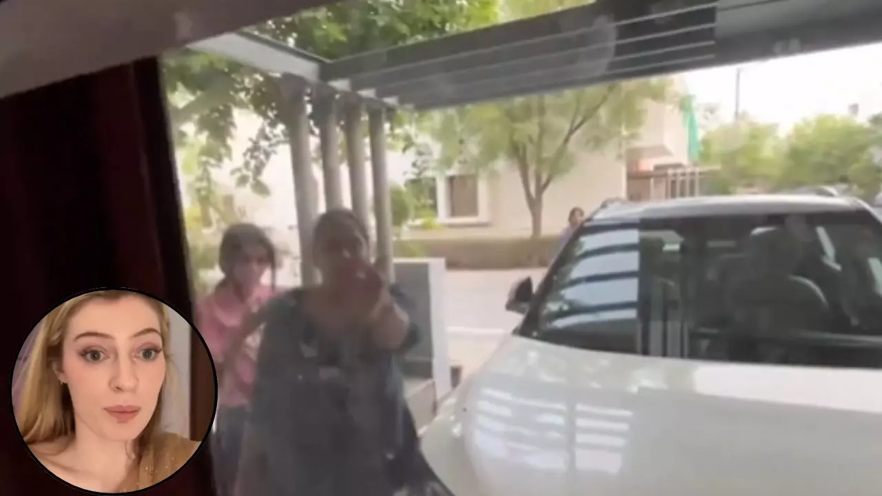 गाली दी और घर पर फेंके पत्थर... जयपुर में जर्मन महिला और उसके पति पर पड़ोसियों का अत्याचार, छोटी सी बात पर बवाल | VIDEO