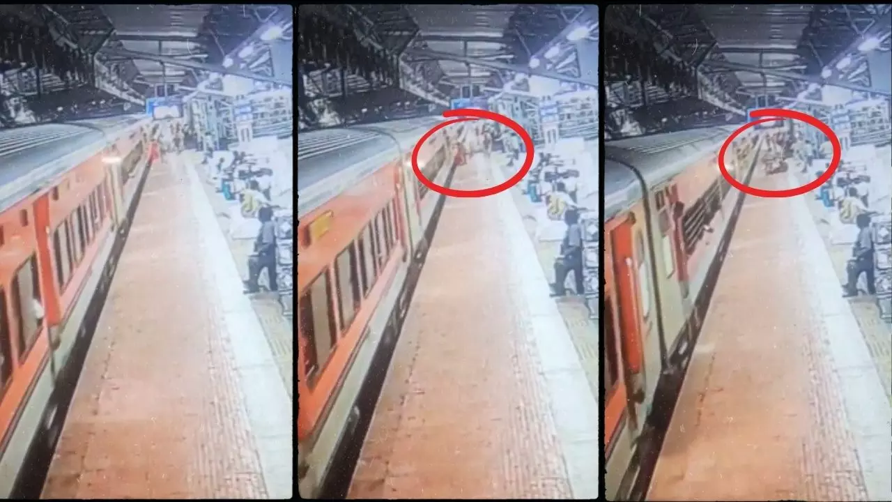 प्लेटफॉर्म और ट्रेन के बीच फंसी महिला, रांची स्टेशन पर RPF जवान ने बचाई जान, हादसे का VIDEO VIRAL