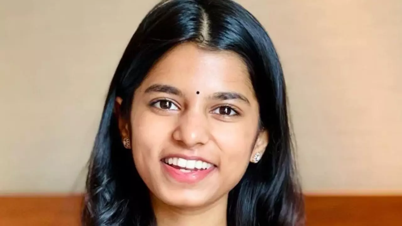 हां, बिहार के भविष्य के बारे में... मैथिली ठाकुर ने बताया कि वह किस विधानसभा सीट से लड़ना चाहती है चुनाव- VIDEO