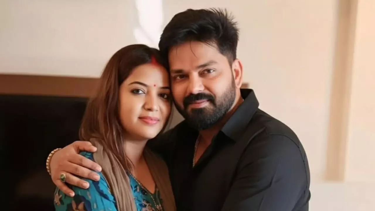 उसकी यह जिद मेरे बस की नहीं....पवन सिंह ने तोड़ी चुप्पी, ज्योति सिंह पर लगाया चुनाव लड़ने के लिए दबाव बनाने का आरोप उसकी यह जिद मेरे बस की नहीं....पवन सिंह ने तोड़ी चुप्पी, ज्योति सिंह पर लगाया चुनाव लड़ने के लिए दबाव बनाने का आरोप