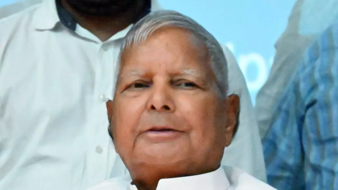 लालू यादव ने NDA पर किया तंज, यूजर्स बोले - गणित तो ठीक रहा, लेकिन बिहार की जनता को अब नया हिसाब चाहिए! लालू यादव ने NDA पर किया तंज, यूजर्स बोले - गणित तो ठीक रहा, लेकिन बिहार की जनता को अब नया हिसाब चाहिए!