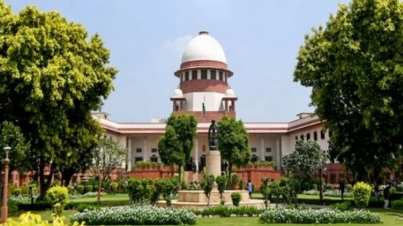 भर्ती आयोग की भूल का खामियाजा, SC ने झारखंड के शिक्षक राजेश कुमार को फिर से नौकरी देने का आदेश दिया, जानें पूरा मामला भर्ती आयोग की भूल का खामियाजा, SC ने झारखंड के शिक्षक राजेश कुमार को फिर से नौकरी देने का आदेश दिया, जानें पूरा मामला