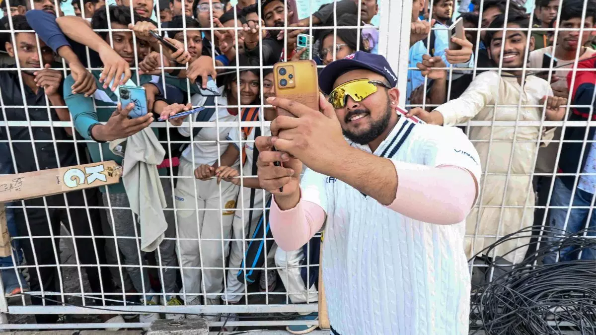 पहले बैट लेकर मारने दौड़े, फिर पकड़ा कॉलर... Musheer Khan से बीच मैदान में क्यों भिड़ गए Prithvi Shaw?