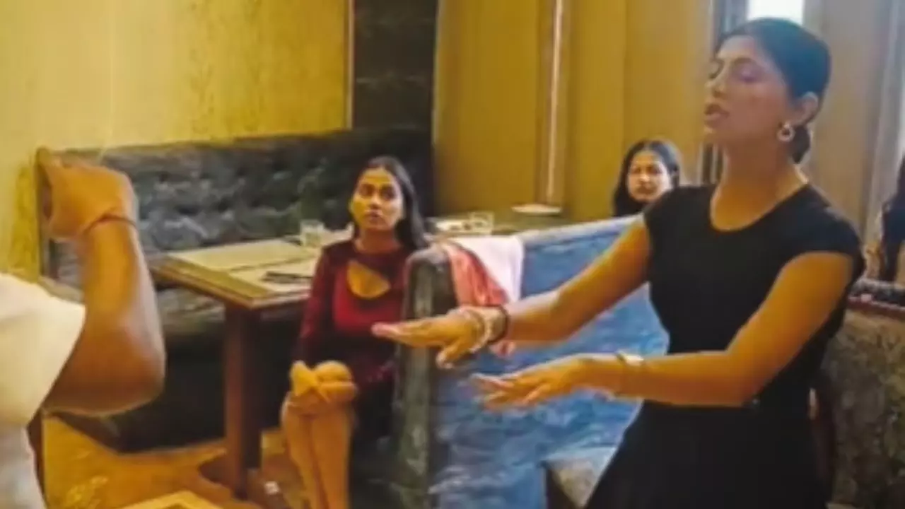 पहले शराब और सिगरेट पर बैन लगाओ... मिस ऋषिकेश पेजेंट की विनर मुस्कान शर्मा ने हिंदू संगठन के बवाल पर दिया जवाब