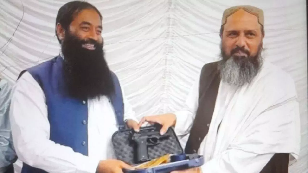 BLA के लिए मुश्किल! पाक के दो आतंकी संगठन इस्लामिक स्टेट खुरासान और लश्कर भाई-भाई, गिफ्ट में दी पिस्टल