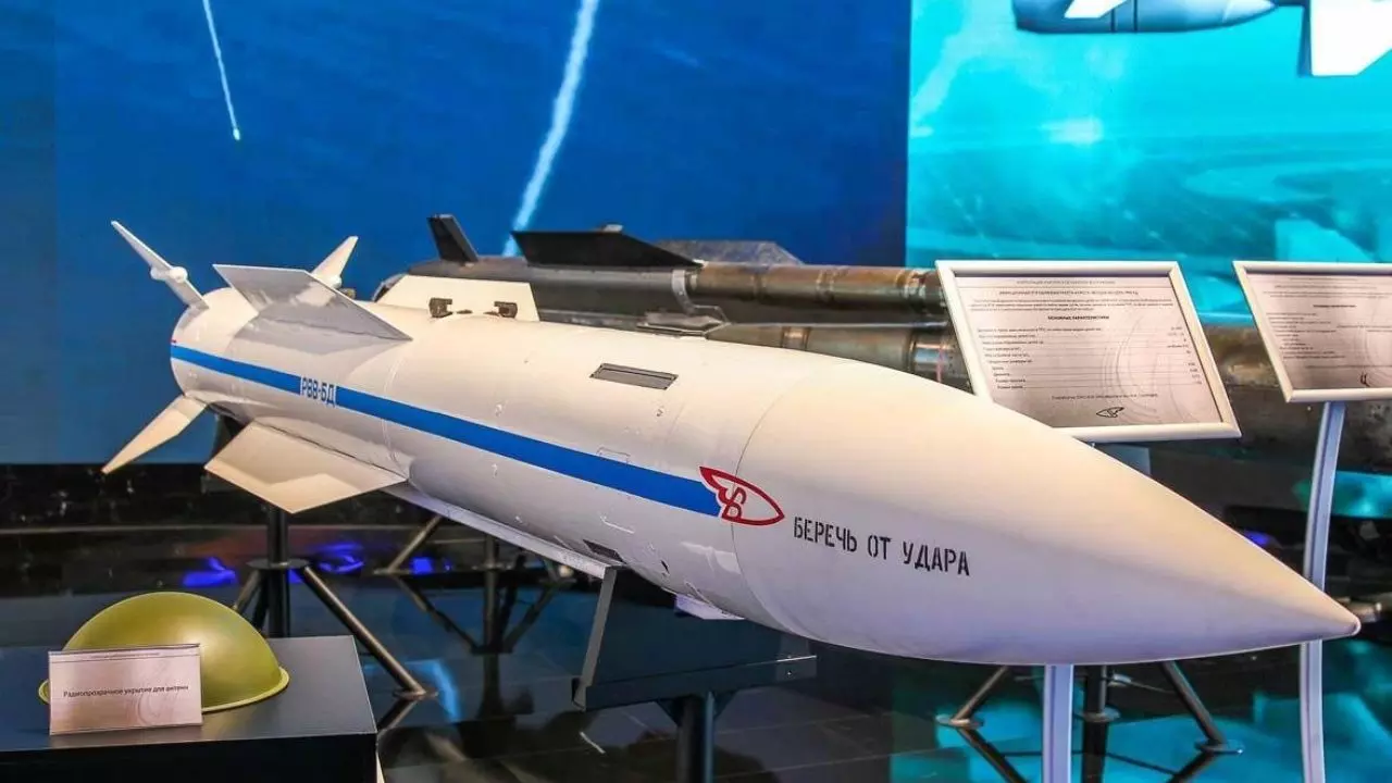 भारत के पास आ रही दुनिया की सबसे ताकतवर एयर टू एयर मिसाइल R-37M, अब पाकिस्तान के F-16 और AWACS की खैर नहीं