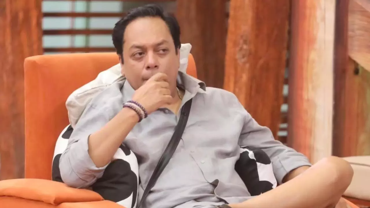 Bigg Boss 19: घर से इतनी मोटी रकम लेकर बेघर हुए Zeishan Quadri, क्या टूट जाएगी अमाल-बसीर की दोस्ती? Bigg Boss 19: घर से इतनी मोटी रकम लेकर बेघर हुए Zeishan Quadri, क्या टूट जाएगी अमाल-बसीर की दोस्ती?