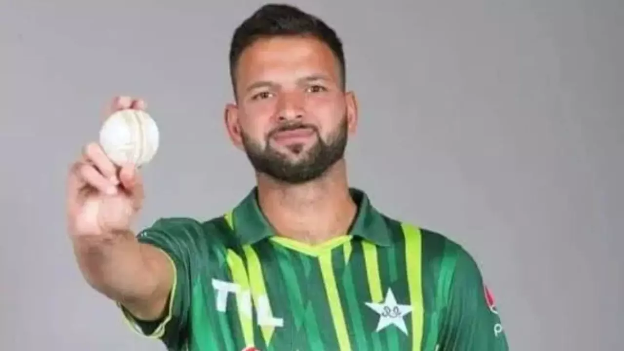 अभिषेक शर्मा मेरे सामने छह गेंद भी नहीं खेल पाएंगे... आखिर कौन है पाकिस्तान क्रिकेटर इहसानुल्लाह खान? अभिषेक शर्मा मेरे सामने छह गेंद भी नहीं खेल पाएंगे... आखिर कौन है पाकिस्तान क्रिकेटर इहसानुल्लाह खान?