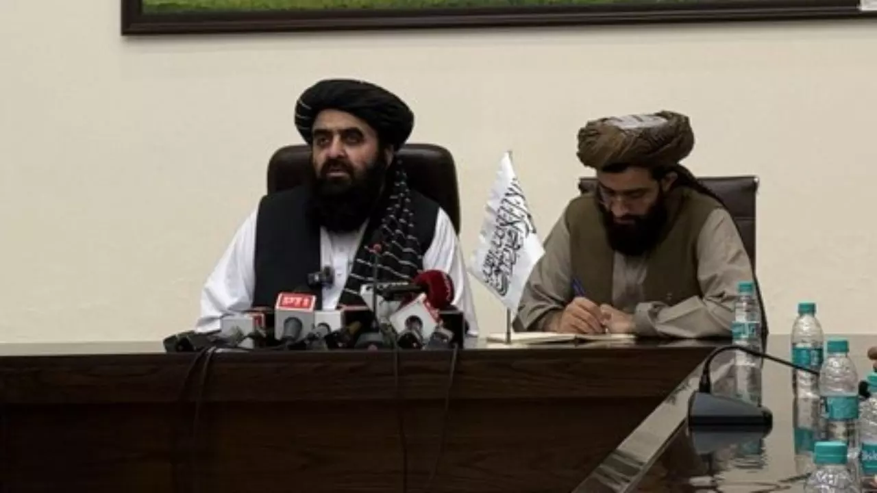 हमें लेकर जो कहा जा रहा वो झूठ... अफगान के विदेश मंत्री की PC में महिला पत्रकारों की No Entry पर अब तालिबान ने दी सफाई